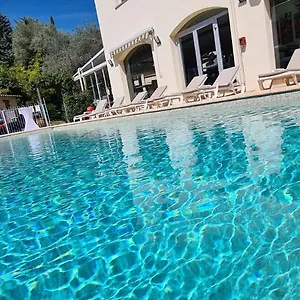 https://le-floreal-vence.fr-provencehotel.com